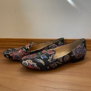 Black floral flats. Size 7